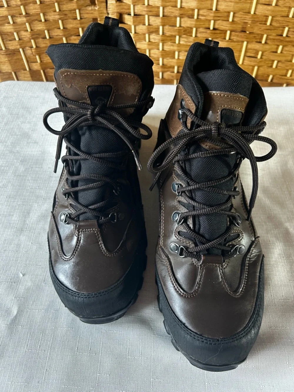 Wolverine Men’s 12EW Waterproof Leather Work Hiking Boots Oil Slip Resistant